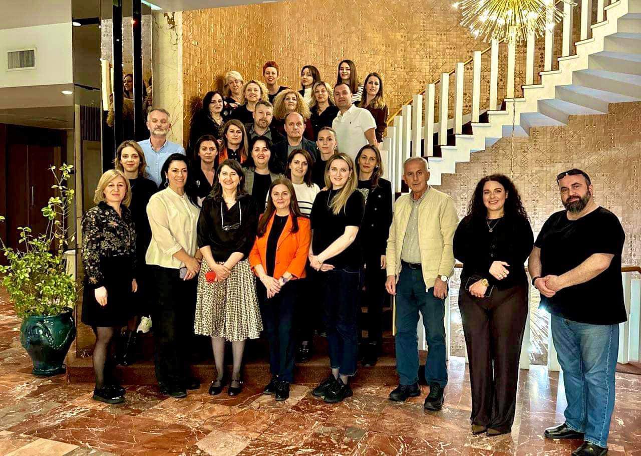 UN Women dhe ABGJ organizuan punëtorinë dyditore për të Forcuar Bashkëpunimin në Avancimin e Barazisë Gjinore në Kosovë