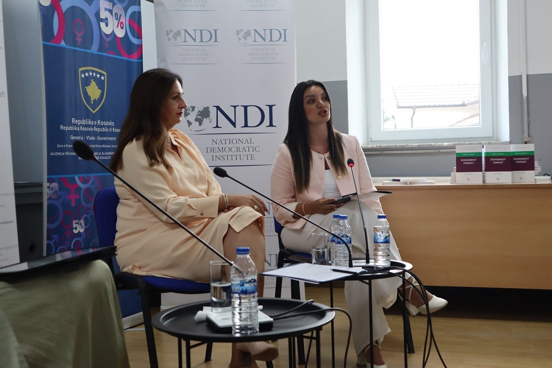 Shkolla Verore mbi Gjininë, Ekonominë dhe Politikat: Edukimi dhe Rrjetëzimi për Liderët e Rinj